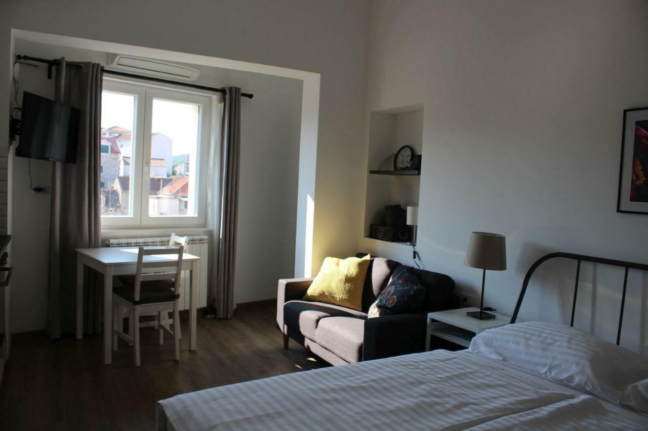 Apartments Ivan Zaton Zaton  ภายนอก รูปภาพ
