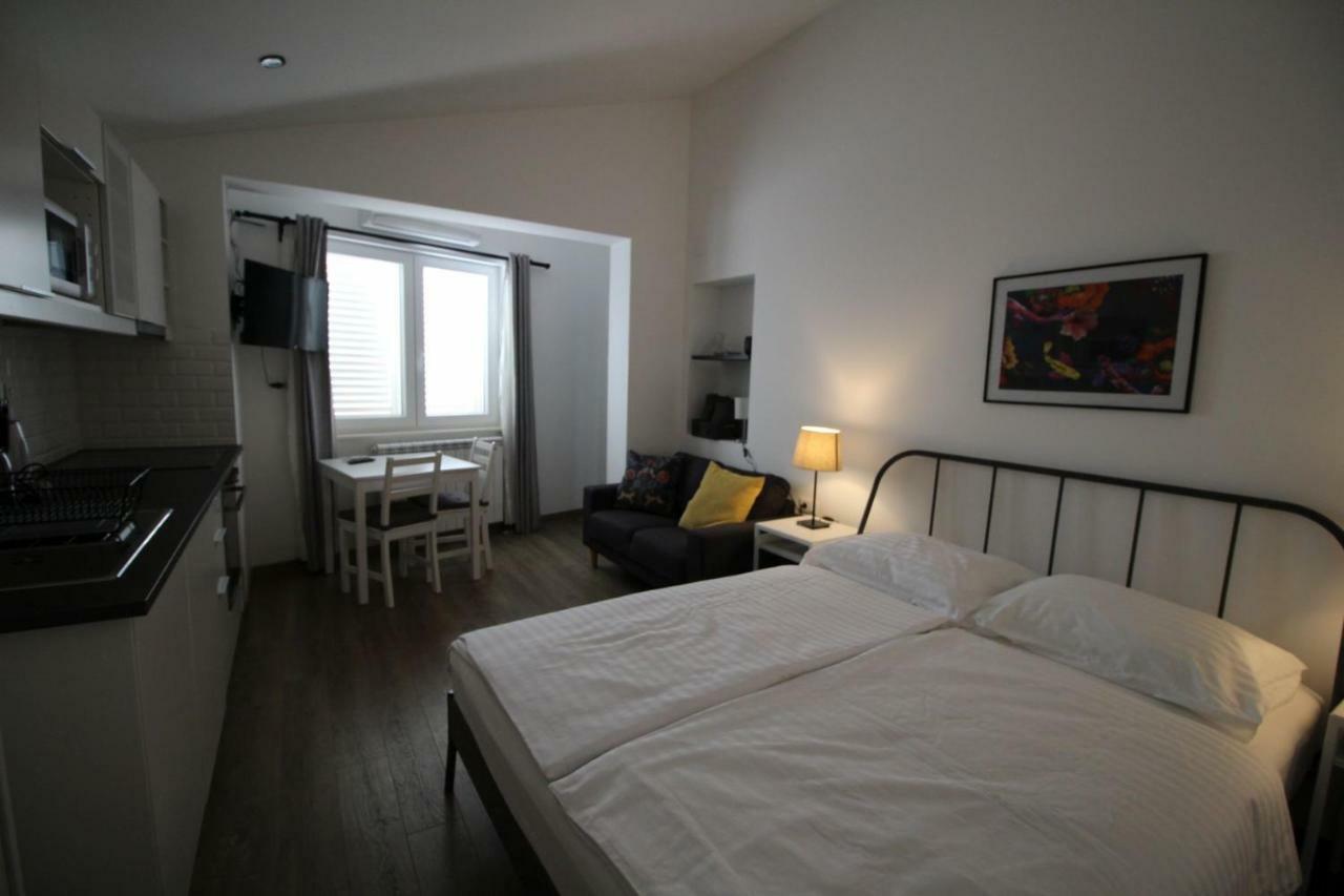 Apartments Ivan Zaton Zaton  ภายนอก รูปภาพ