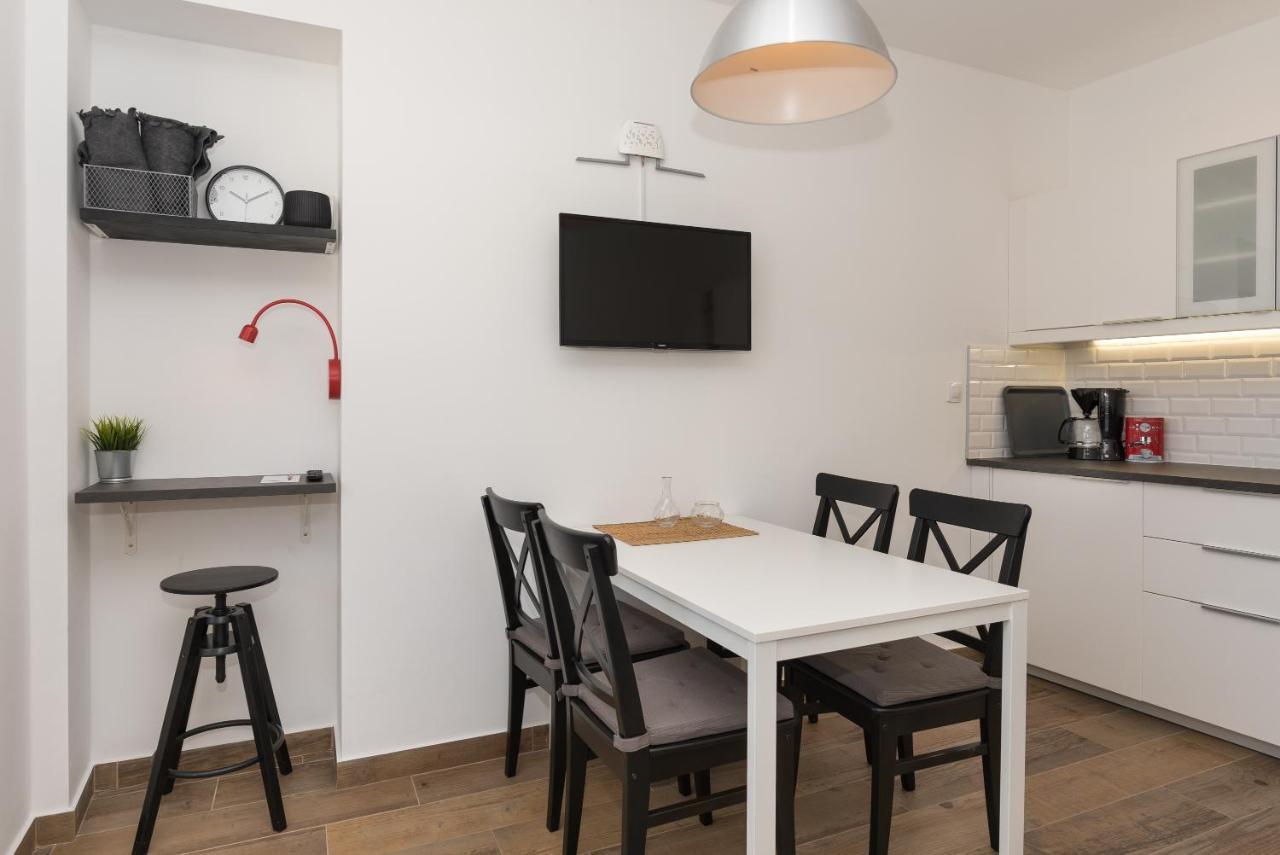 Apartments Ivan Zaton Zaton  ภายนอก รูปภาพ